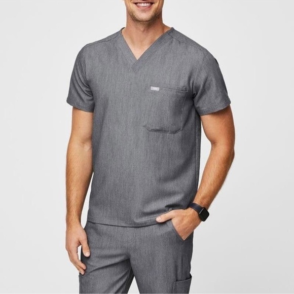 NWT Figs Men’s Leon 2 Pocket Top size Large - Picture 1 of 9